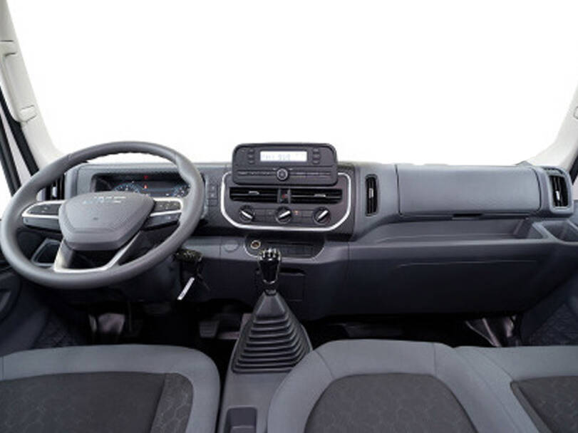 جے ایم سی کیرینگ پلس Interior Dashboard