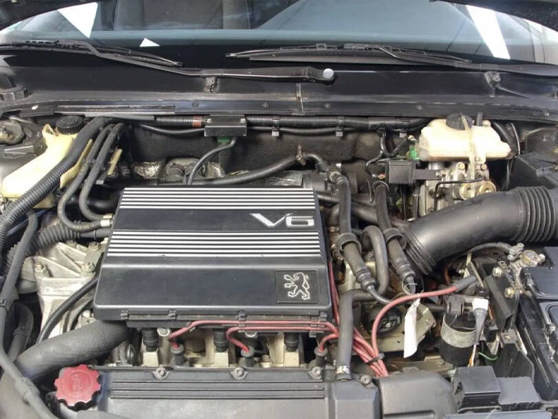 پیوژو 605 Exterior Engine