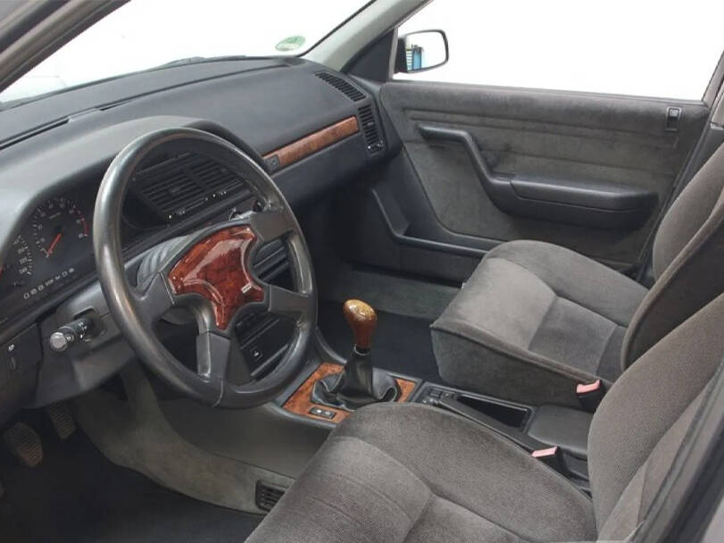 پیوژو 605 Exterior Front Seats