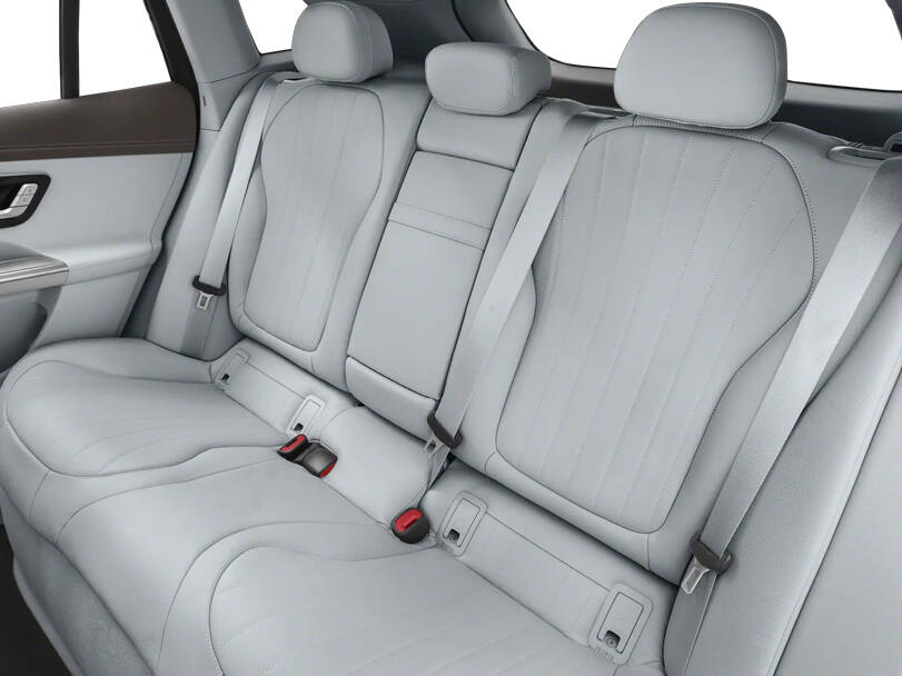 مرسڈیز بینز ای کیو ای Interior Rear Seats
